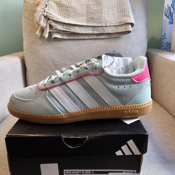 NWT Adidas Breaknet Sleek Kids' Sneakers- Size 4.5- Teal/White - Picture 1 of 3